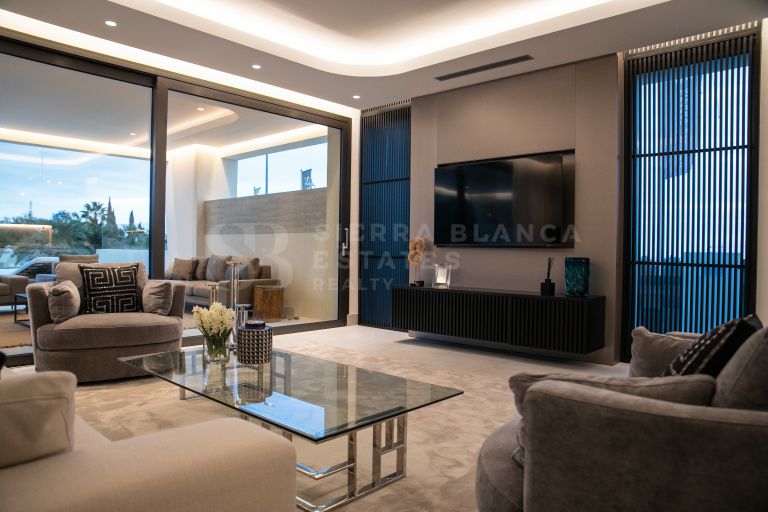 Luxury and Exclusive Duplex Apartment in Epic Marbella