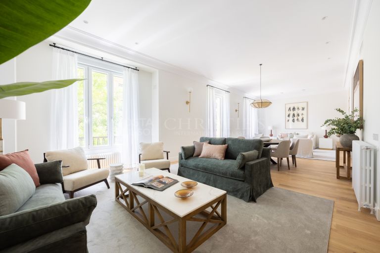 Apartment for sale in Madrid, Almagro, Chamberí