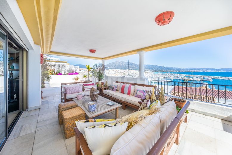 Marbella - Puerto Banus, Luxuriöses Duplex-Penthouse direkt am Strand im fabelhaften Puerto Banus, Marbella