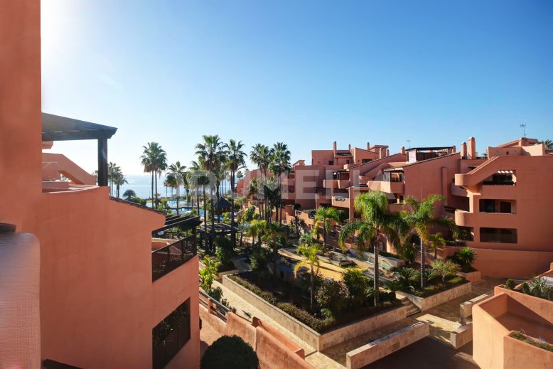 Estepona, Härlig lyxig lägenhet i Frontline Beach Mar Azul, New Golden Mile, Estepona 