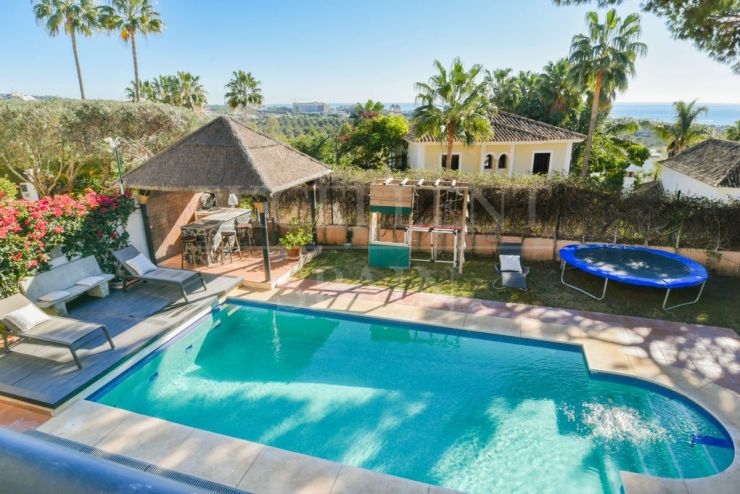 Rio Real, Marbella Ost, luxuriöse Villa mit 5 Schlafzimmern zu verkaufen