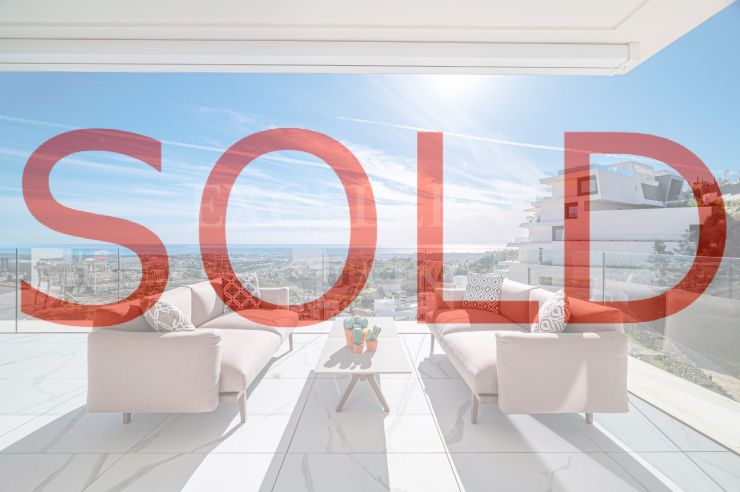 BYU Hills, Benahavis, lujoso apartamento con vistas panorámicas al mar en venta