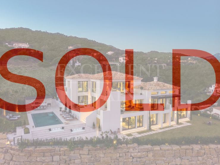 Exquisita villa de 5 dormitorios con vistas panorámicas al mar en El Madroñal, Benahavis