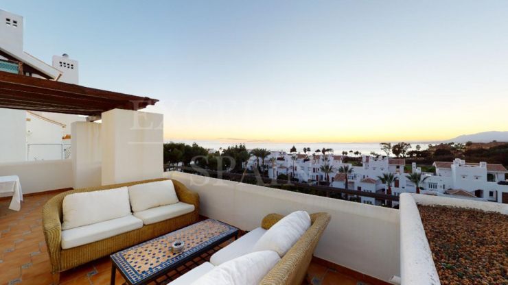 Ático en venta en Los Monteros Palm Beach, Marbella, con vistas al mar