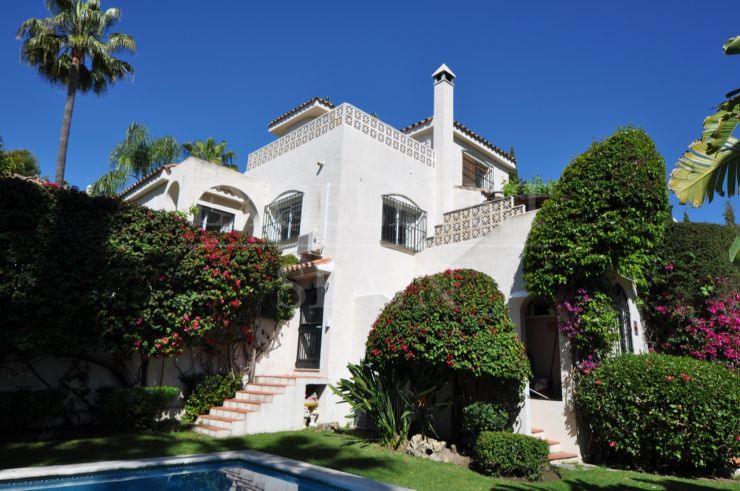 Los Naranjos Hill Club, Nueva Andalucia, Marbella, freistehende Villa zum Verkauf