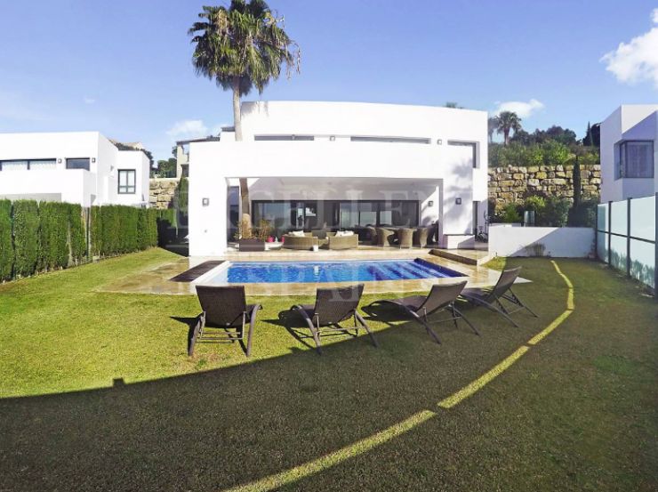 Atalaya Fairways, Benahavis, moderna villa a la venta