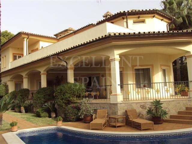 Bonita villa a la venta en Los Altos Reales, Milla de Oro, Marbella