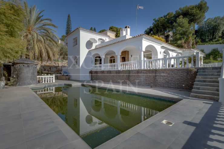 Amplia villa unifamiliar con potencial de reforma en Paraíso Alto, Benahavís