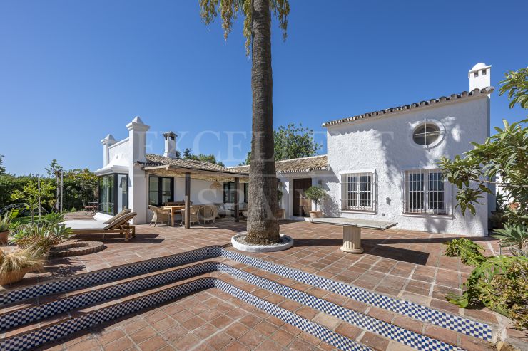 Charmante gerenoveerde villa met panoramisch uitzicht in Valle del Sol, Guadalmina Alta – Marbella