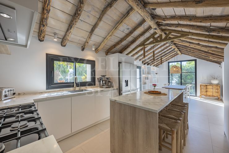 Charmante gerenoveerde villa met panoramisch uitzicht in Valle del Sol, Guadalmina Alta – Marbella