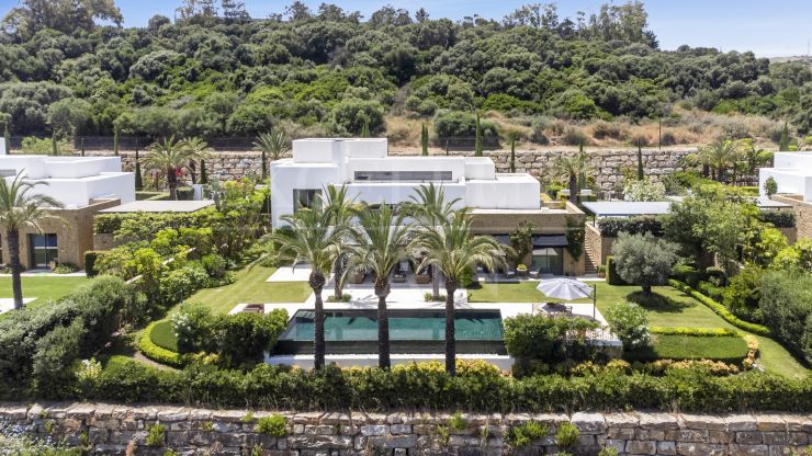 Luxe villa in Ibiza-stijl te koop in Green 10, Finca Cortesin