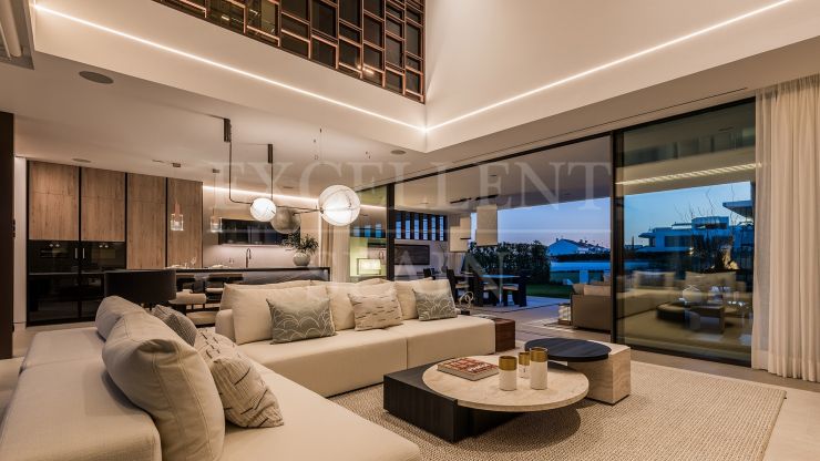 Vilas 12, Marbella Golden Mile – Luxuriöse Villa mit 4 Schlafzimmern, Dachterrasse mit Pool und Meerblick