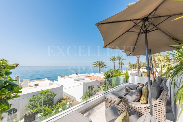 Oasis Club, Marbella Golden Mile – Komplett renovierter Bungalow am Strand mit Meerblick
