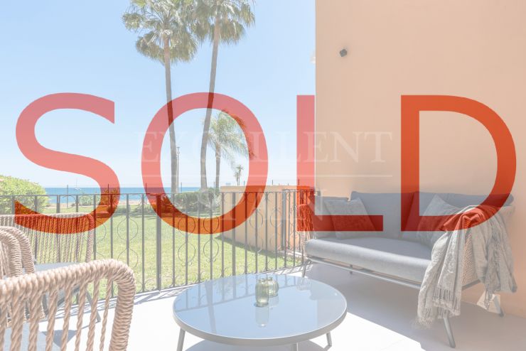 Apartamento de lujo en primera línea de playa con vistas al mar en Riviera Andaluza, Estepona