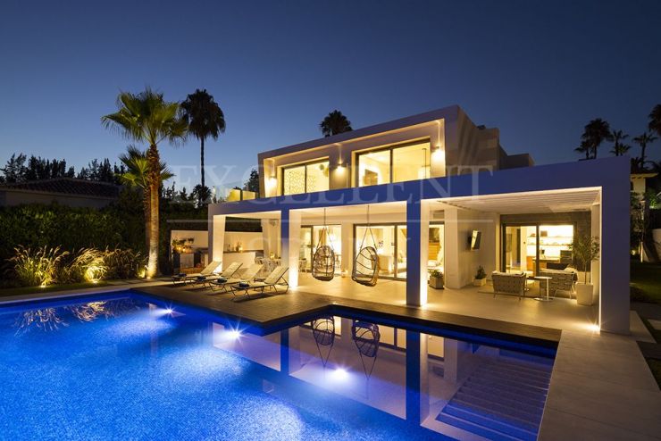 Las Brisas, Nueva Andalucia, Marbella, zeitgemäße, südgewandte Villa zum Verkauf
