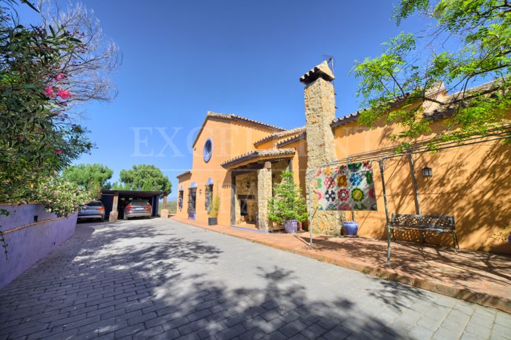 Los Reales, Estepona, Costa del Sol Villa mit Panorama Meerblick zum Verkauf