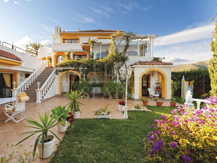 Lomas de Nueva Andalucia, Marbella, Costa del Sol, geräumige Villa zum Verkauf