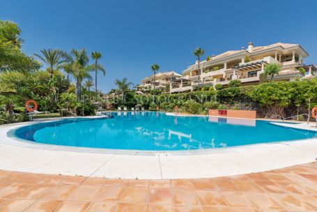 Penthouse for sale in Nueva Andalucia, Marbella