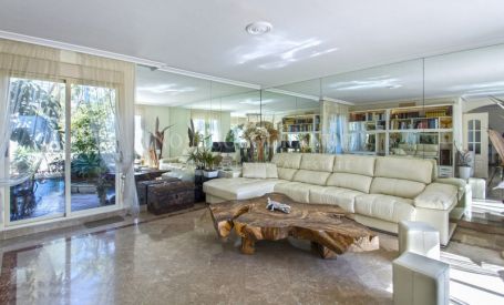 Atico en venta en Nueva Andalucia, Marbella