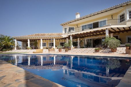 Villa for sale in La Quinta, Benahavis