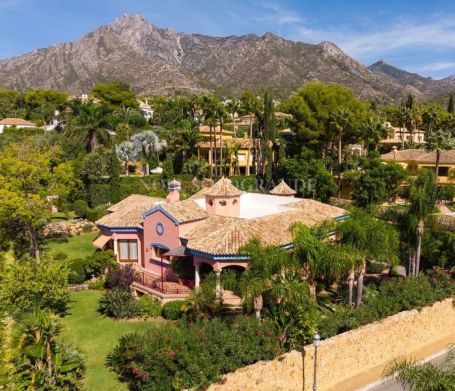 Villa en venta en Marbella Golden Mile, Marbella