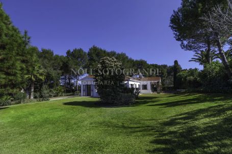 Villa for rent in Sotogrande Costa, Sotogrande
