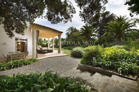 Villa for sale in Reyes y Reinas, Sotogrande