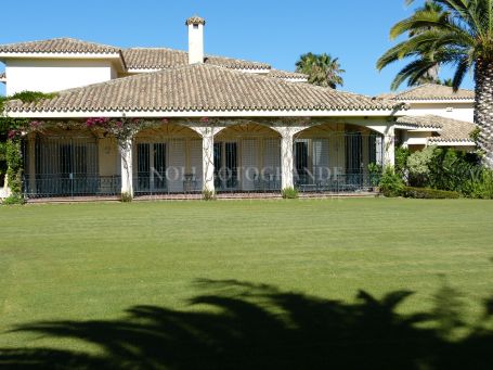 Villa for sale in Reyes y Reinas, Sotogrande