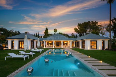 Brand new luxury villa for sale in Nueva Andalucia, frontline Las Brisas golf