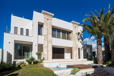 Brand new modern villa, for sale in Marbella Golden Mile, 50 m from the beach