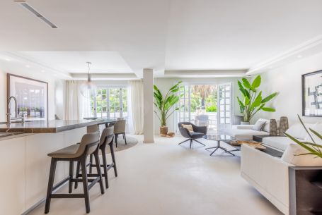 Duplex Penthouse for sale in Puente Romano, Marbella Golden Mile, Marbella