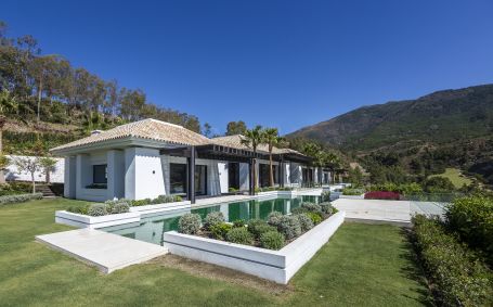Mansion for sale in La Zagaleta