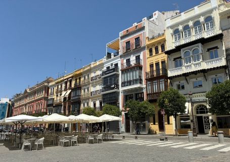 OFF-MARKET OPPORTUNITY : 2 TOURIST APARTMENT BUILDINGS + COMMERCIAL UNIT IN SEVILLE´S HISTORIC CENTRE