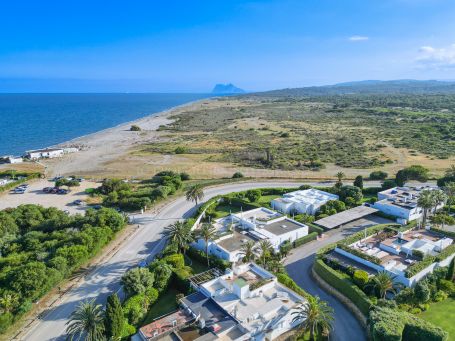 ELEGANT MOVE-IN BUNGALOW WITHIN THE ROYAL SOTOGRANDE GOLF