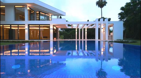 SPECTACULAR CONTEMPORARY-STYLE VILLA IN SOTOGRANDE COSTA