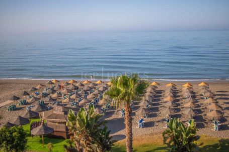 RESIDENCIA / HOTEL CON VISTAS AL MAR EN RINCÓN DE LA VICTORIA, MÁLAGA