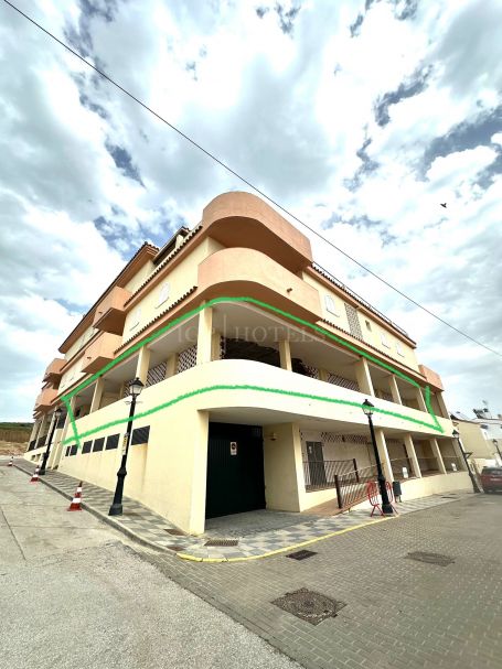 COMMERCIAL PREMISES IN TORREGUADIARO, WITH TOURIST USE LICENSE AND SEA VIEWS