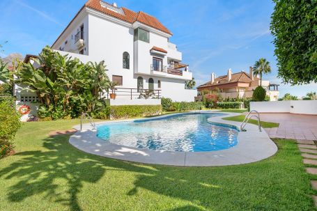 Apartment for sale in Coto Real, Marbella Golden Mile
