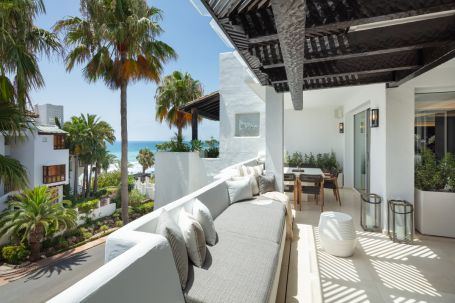 Duplex Penthouse for sale in Puente Romano, Marbella Golden Mile