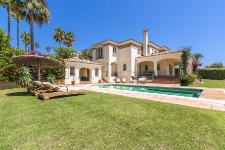 Villa for sale in Zona F