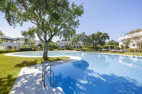Apartment for sale in Hacienda de Valderrama, Sotogrande Alto, Sotogrande