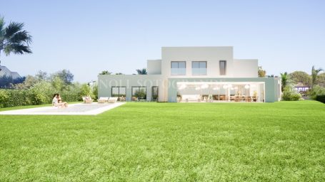 Villa for sale in Zona B, Sotogrande Costa, Sotogrande