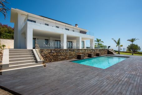 Villa for sale in Zona M, La Reserva, Sotogrande