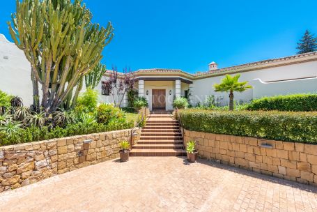 Villa for sale in Kings & Queens, Sotogrande Costa, Sotogrande