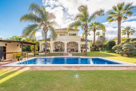 Villa for sale in Zona B, Sotogrande