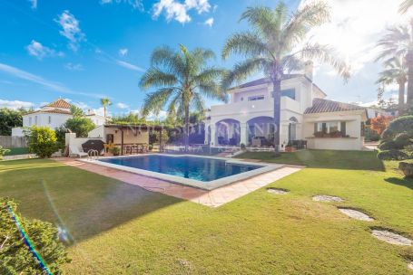 Villa for sale in Zona B, Sotogrande Costa, Sotogrande