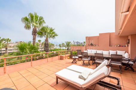 Duplex Penthouse for sale in Apartamentos Playa, Sotogrande