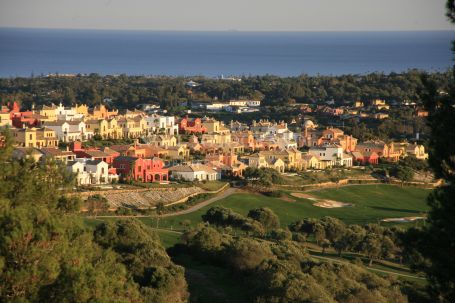 Adosado en venta en Los Cortijos de la Reserva, La Reserva, Sotogrande