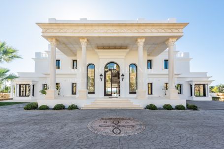 Villa for sale in Zona L, La Reserva, Sotogrande