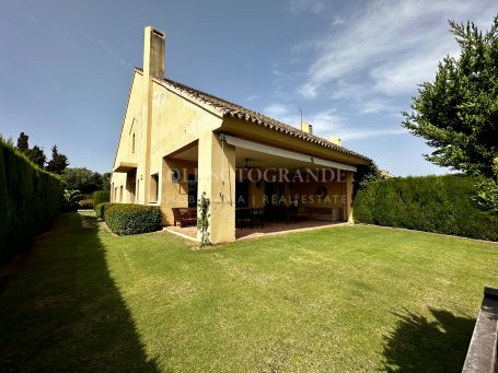 Doppelhaushälfte zu Vermieten in Los Granados, Sotogrande Costa, Sotogrande